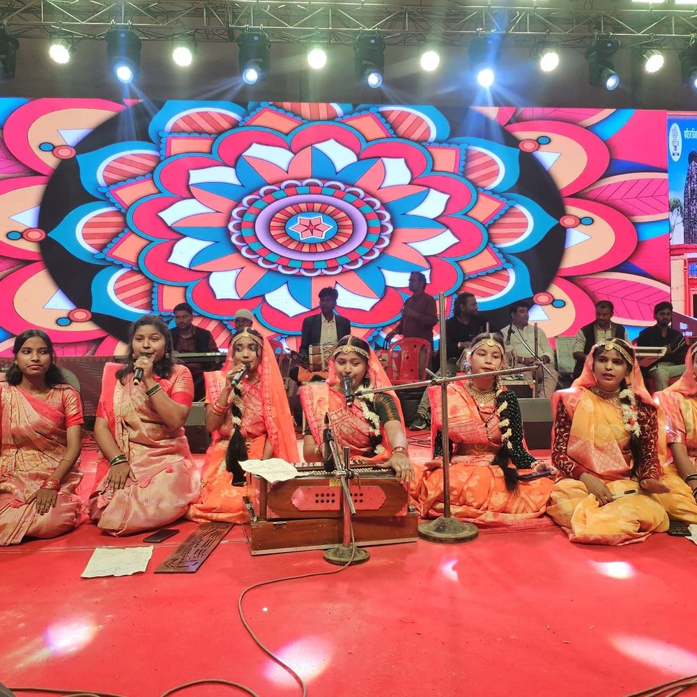 सूर्य महोत्सव के तीसरे दिन स्थानीय कलाकारों की रही धूम:सांस्कृतिक, खेल प्रतियोगिताओं में दिखा उत्साह; रंगोली पेंटिंग और मेहंदी प्रतियोगिता का भी आयोजन