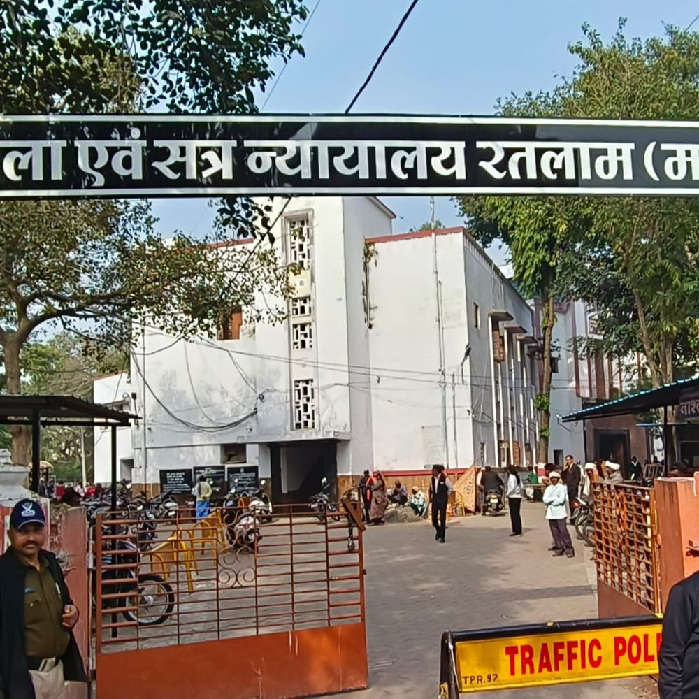 नाबालिग को घर बुलाकर रेप, 10 साल की सजा:DNA रिपोर्ट से साबित हुआ जुर्म; पिता को मारने की धमकी देकर कई बार किया गलत काम