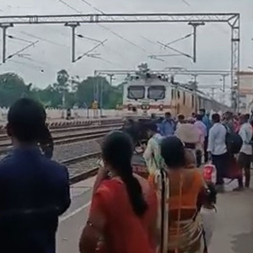 मिथिला एक्सप्रेस अंडाल स्टेशन पर भी रुकेगी:रक्सौल-हावड़ा के बीच चलने वाली गाड़ी का 2 मिनट के लिए ठहराव, लंबे समय से थी डिमांड