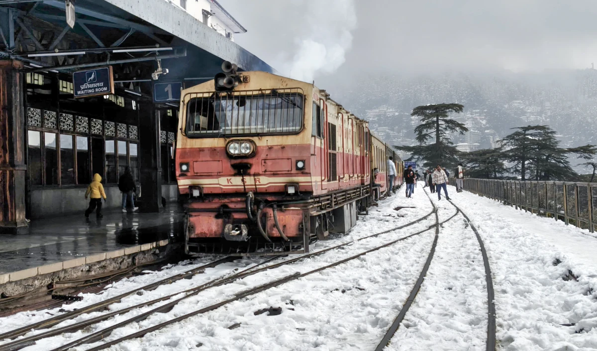 Indian Railways Kavach System | भारतीय रेल की सुरक्षा में ‘कवच’ का सुरक्षा घेरा, 472 किलोमीटर के तीन नए खंडों पर स्वदेशी प्रणाली तैनात