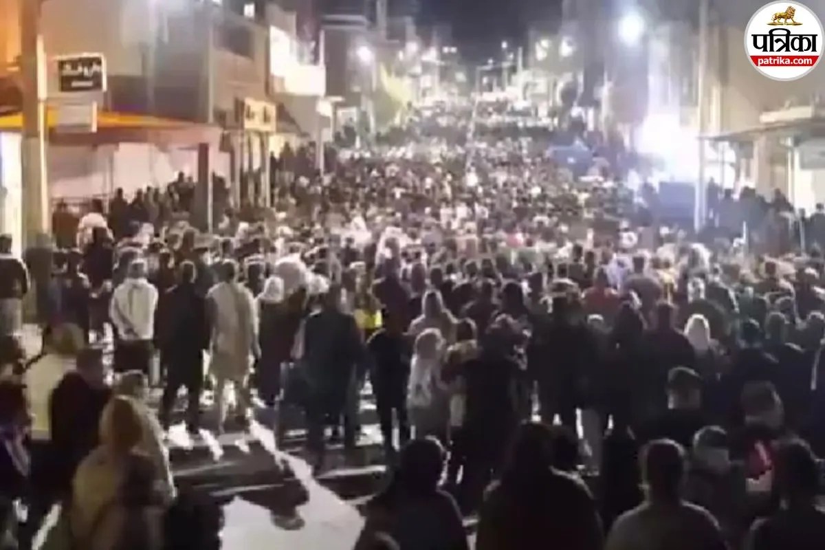 Iran Protests: ईरान में और बढ़ा बवाल, सेना की बिल्डिंग पर प्रदर्शकारियों ने जमाया कब्जा, इंटरनेट-फोन सेवा ठप
