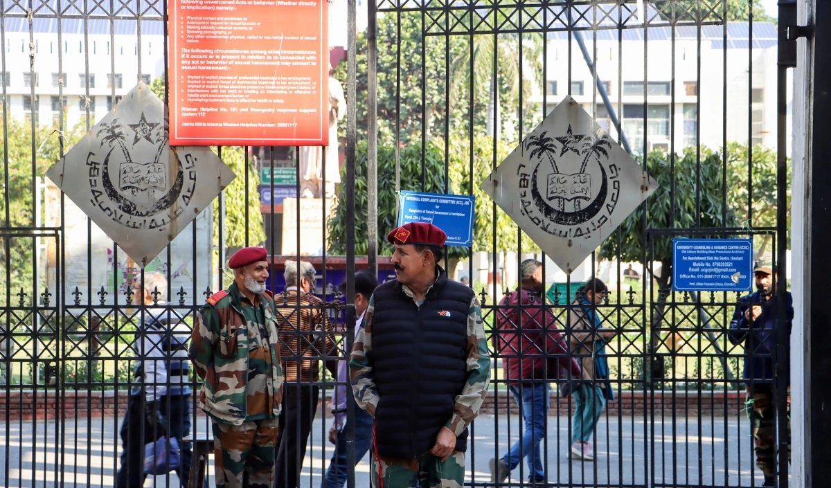 Delhi: जातिसूचक दुर्व्यवहार और हमला करने के आरोप में जामिया संकाय सदस्य के खिलाफ मामला दर्ज