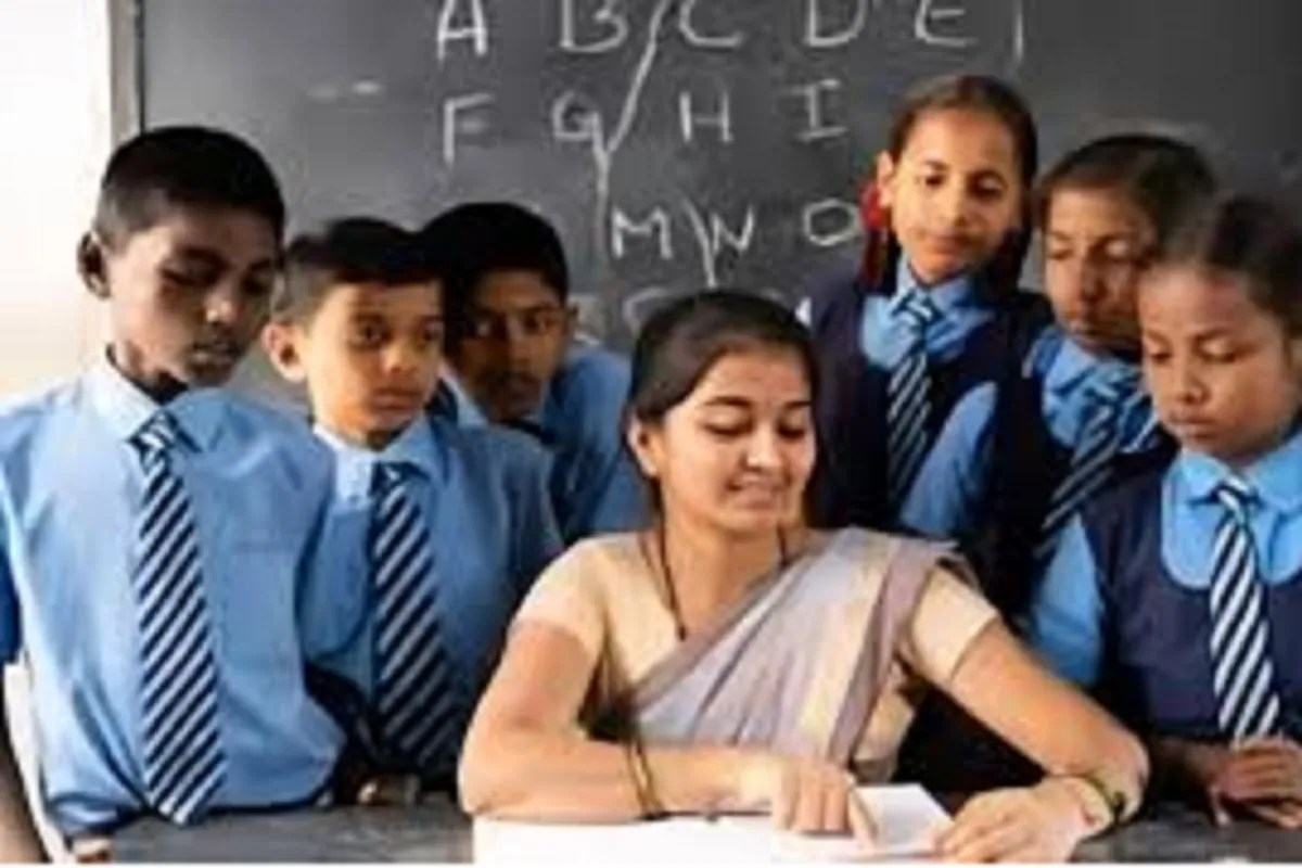 CG News: भ्रष्टाचार की भेंट चढ़ी व्यावसायिक शिक्षा, दो साल से प्रशिक्षकों की भर्ती अटकी, बच्चों को हुनरमंद बनाने की योजना कागजों में