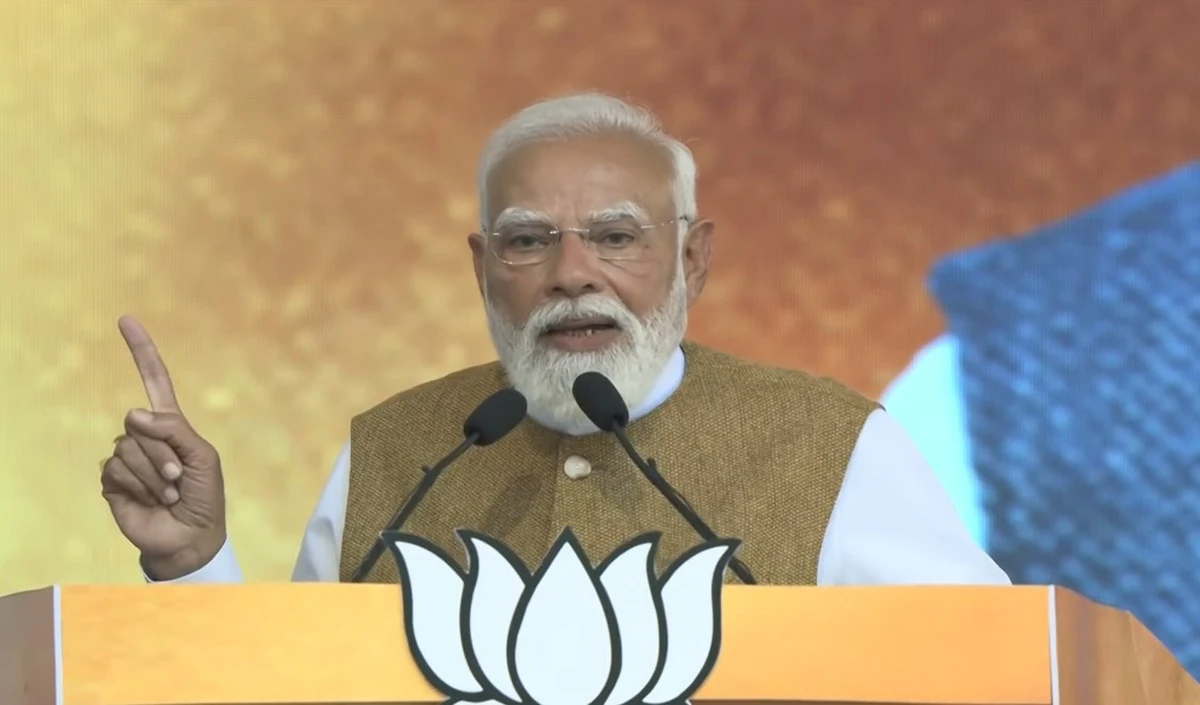 Kerala में PM Modi का LDF-UDF पर सीधा प्रहार, बोले- राज्य को भ्रष्टाचार के चक्र में फंसाया