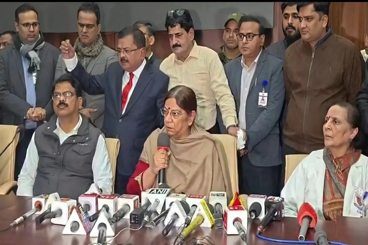 KGMU बवाल में प्रशासन सख्त, VC कार्यालय में तोड़फोड़ और मोबाइल गायब होने पर पुलिस में तहरीर