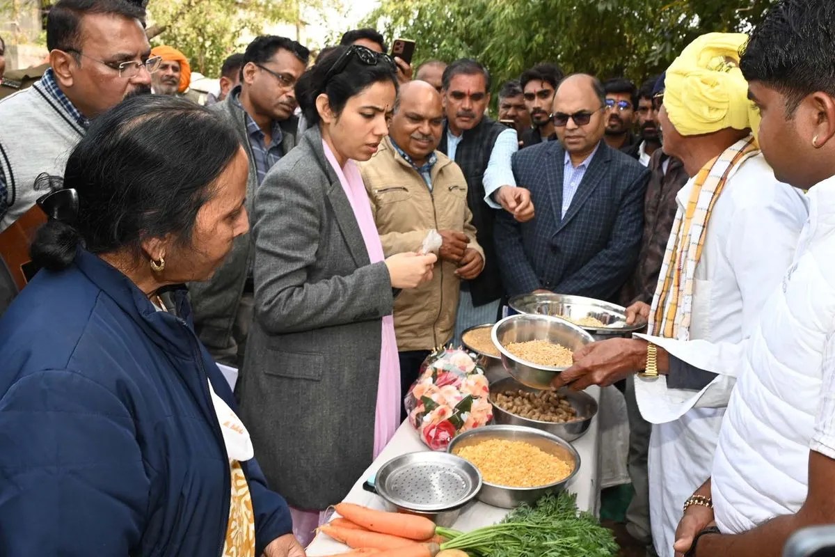 #Ratlam में कलेक्टर ने दिए किसान चौपाल में मास्टर ट्रेनर बुलाने के निर्देश