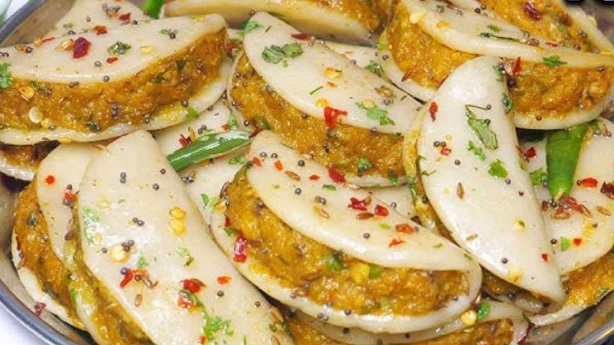 नए साल की शुरुआत करें हेल्दी स्नैक्स के साथ, झटपट बना लें बिना तले सूजी का ये टेस्टी नाश्ता, स्वाद के आगे मोमोज़ भी फेल