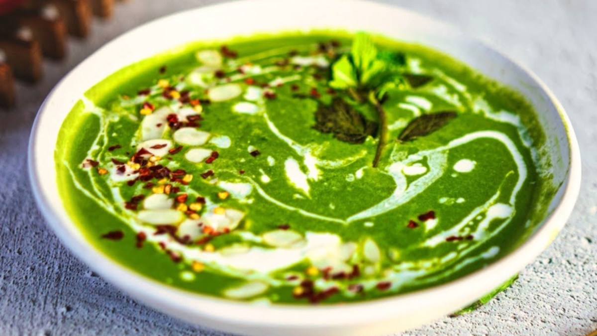 कड़कड़ाती ठंड से बचने के लिए शेफ रणवीर बरार स्टाइल में बना लें पालक का सूप, पूरे दिन रहेंगे एक्टिव, नोट करें रेसिपी