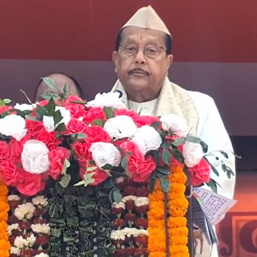 वित्त मंत्री राधाकृष्ण किशोर ने पलामू में किया ध्वजारोहण:कहा- झारखंड की महिलाओं को मिले 10-10 हजार रुपए, केंद्रीय वित्त मंत्री को दिया प्रस्ताव