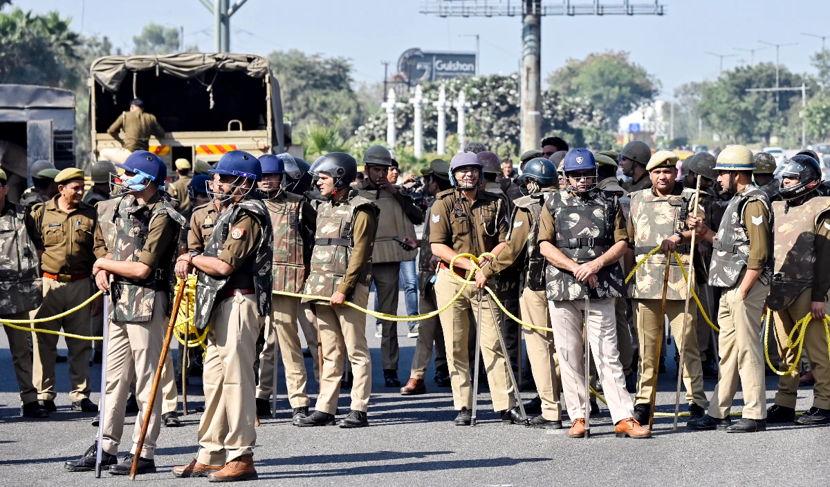 नोएडा: इंजीनियर की मौत के बाद एक्शन में अथॉरिटी, जूनियर इंजीनियर बर्खास्त, कई अधिकारियों को कारण बताओ नोटिस