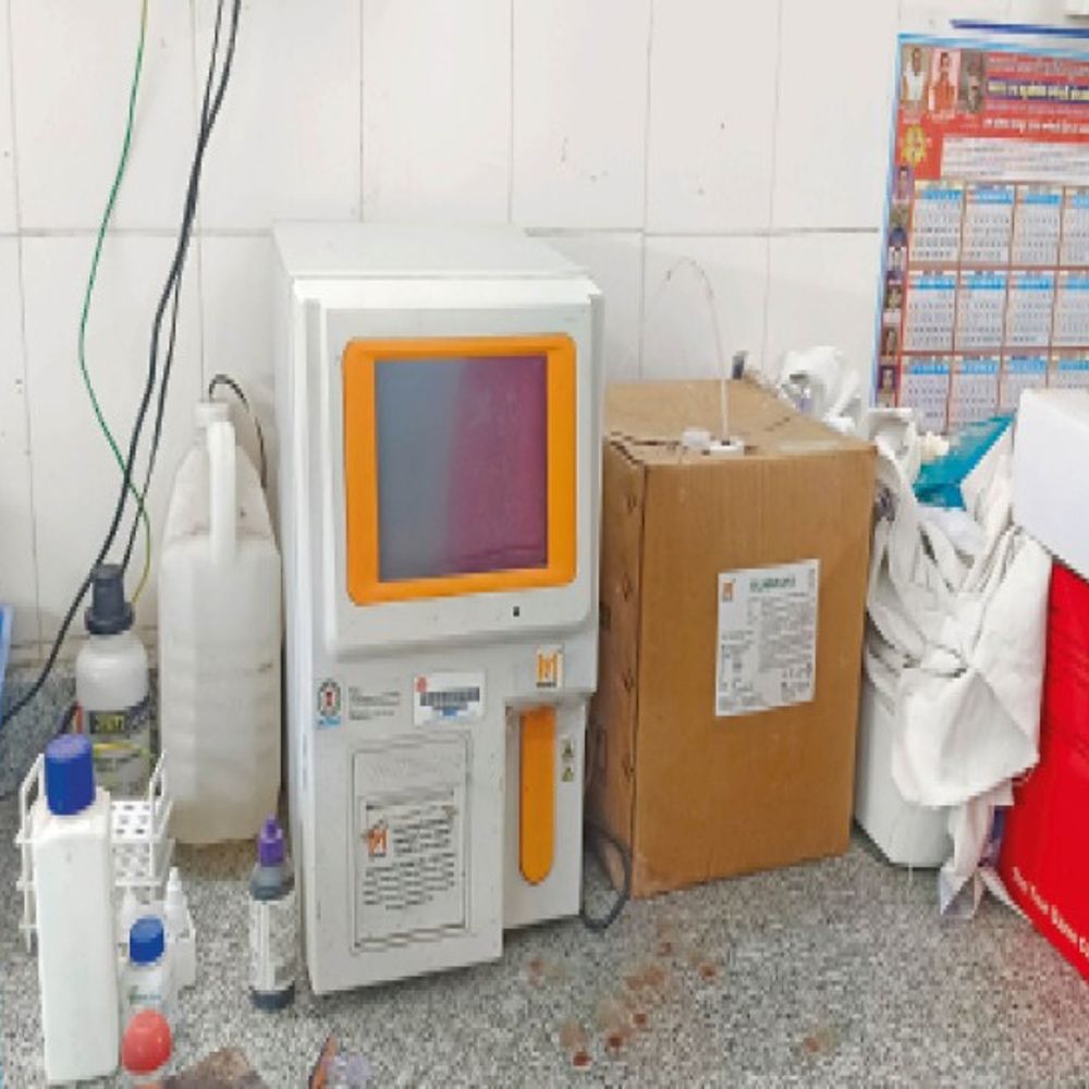 घोटाला करने मेंटेनेंस के नाम पर सीबीसी मशीनों को कर दिया था लॉक, डेढ़ साल बाद भी नहीं खुलीं