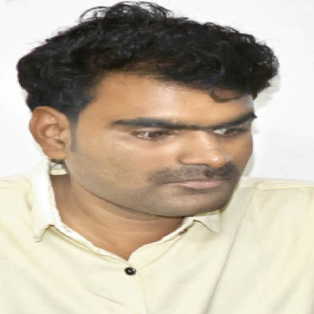 अंधेरे से रोशनी तक:दिल्ली में दाखिला रोका गया, मजाक बना, नॉवेल से सीखी अंग्रेजी; अब कॉलेज में पढ़ा रहे