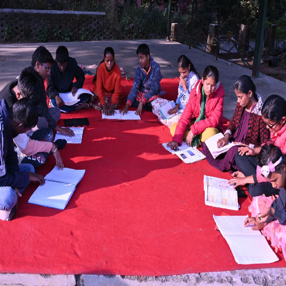 राष्ट्रीय बालिका दिवस:उम्मीदों की धूप… 7 नेत्रहीन छात्राएं मैट्रिक बोर्ड में 95 प्रतिशत का लक्ष्य भेदने में जुटीं