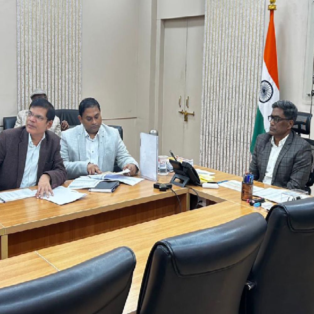 किसानों की 50% रजिस्ट्री पर जिले को 1.5 लाख का इनाम