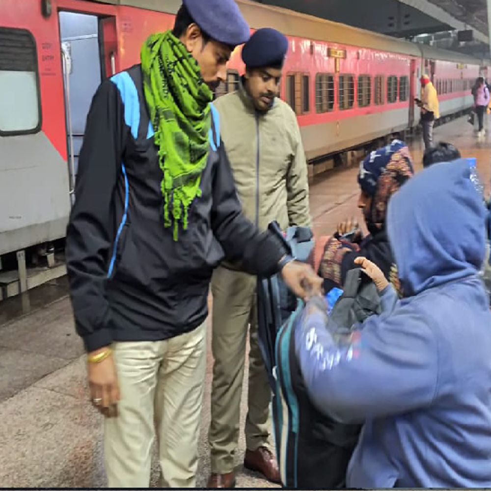 फोन कर कहा-तेजस राजधानी एक्सप्रेस में बम है…पर तलाशी में कुछ नहीं मिला