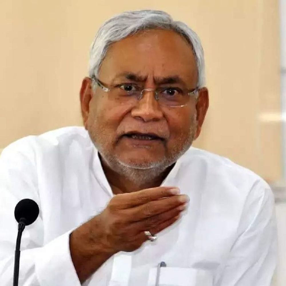 कालिदास रंगालय में कलाकारों को बेहतर सुविधाएं मिलें : नीतीश