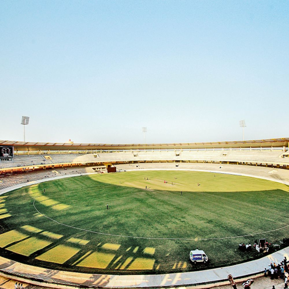 आरसीबी का बेंगलुरु से मोहभंग…:चिन्नास्वामी स्टेडियम को नहीं बनाएंगे होम ग्राउंड, इस बार रायपुर सबसे आगे