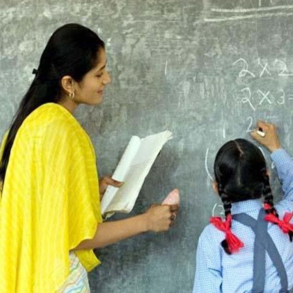 अभी अनाथ बच्चों के लिए चल रहे स्कूल:राज्य में 6 से 10 वर्ष की अनाथ बच्चियों के लिए खुलेंगे अलग आवासीय स्कूल