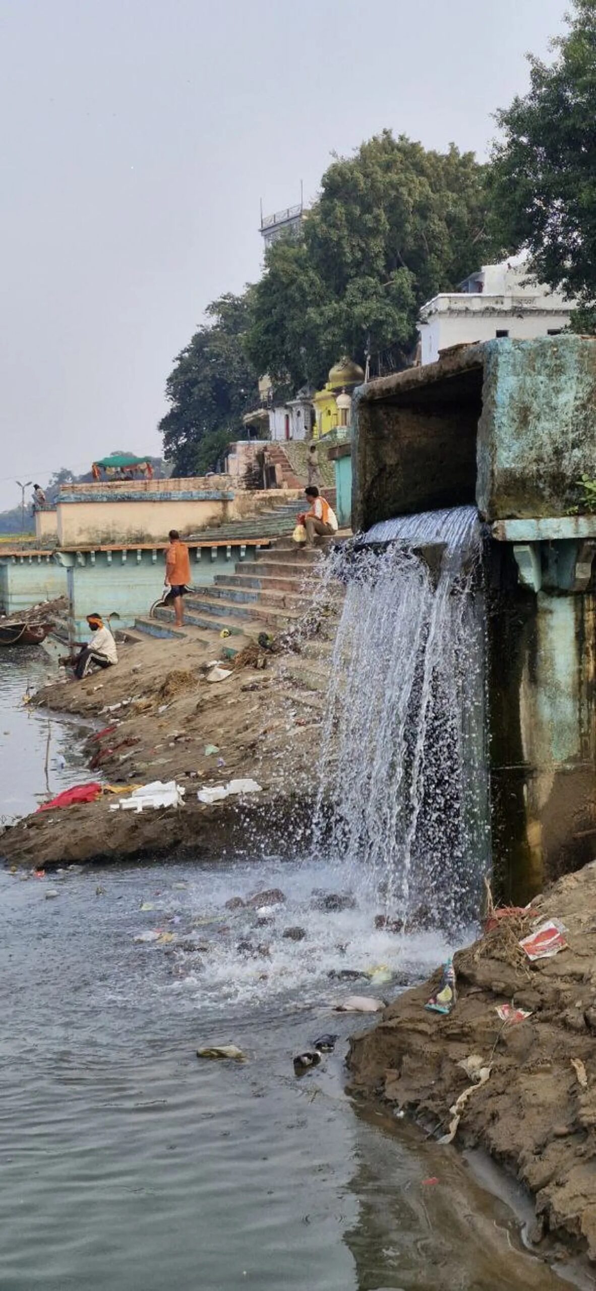 5 किमी के दायरे में नर्मदा में मिल रहे आधा दर्जन छोटे बड़े नाले