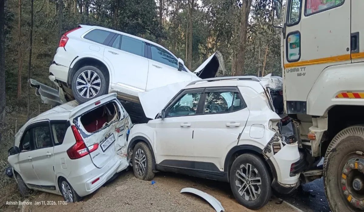 बरेठा घाट हादसे में सहायक उपनिरीक्षक की पत्नी की मौत, भाजपा प्रदेशाध्यक्ष के बेटे की कार भी क्षतिग्रस्त