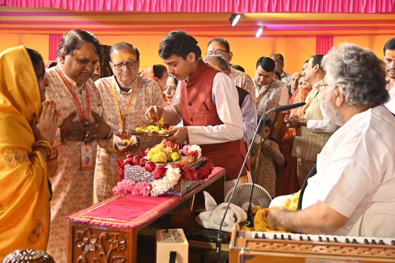 शांत रहना है तो राम से जुड़े: संत मुरलीधर