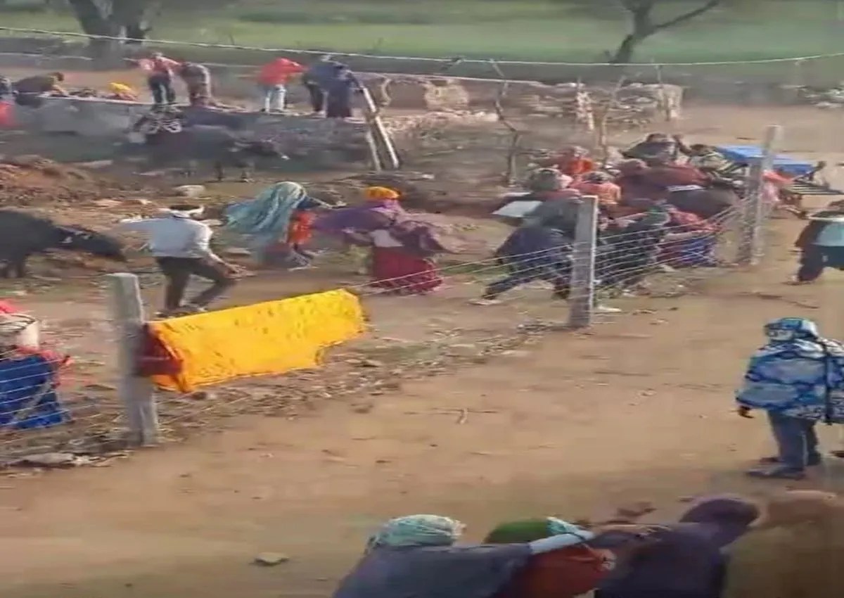 गेंदाला की ढाणी में जमीन विवाद को लेकर दो पक्षों के बीच ताबड़तोड़ पथराव