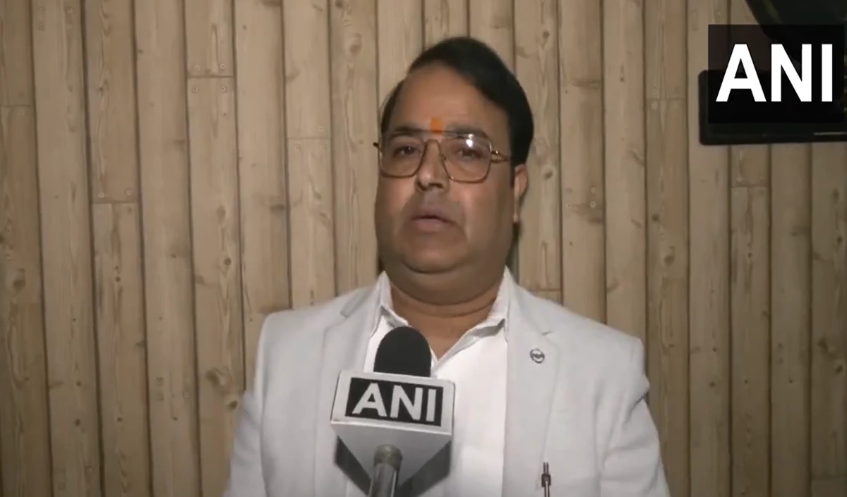 ‘सरकारी अधिकारी Robot नहीं होते’, CM Yogi के लिए Shankaracharya विवाद में अफसर ने छोड़ी नौकरी