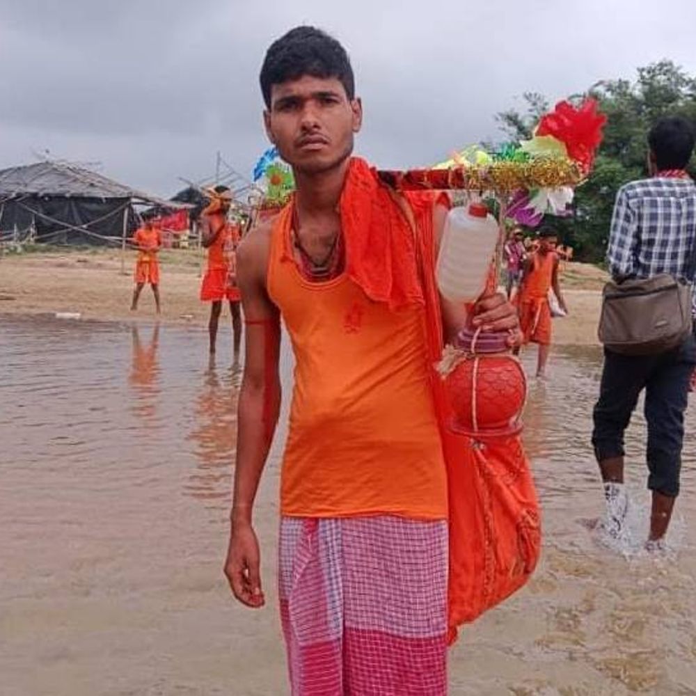 दरभंगा में तेज रफ्तार पिकअप ने युवक को रौंदा, मौत:घर का इकलौता कमाने वाला सदस्य था, नानी के घर से लौट रहा था