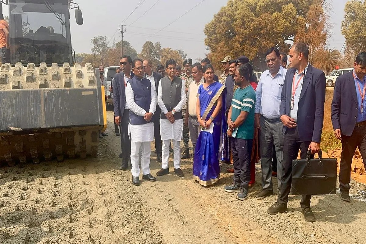 नारायणपुर-कोंडागांव निर्माणाधीन राष्ट्रीय राजमार्ग का मुख्यमंत्री साय ने किया निरीक्षण, एनएच-130डी कोंडागांव से नारायणपुर, कुतुल होते हुए महाराष्ट्र सीमा तक जोड़ेगा
