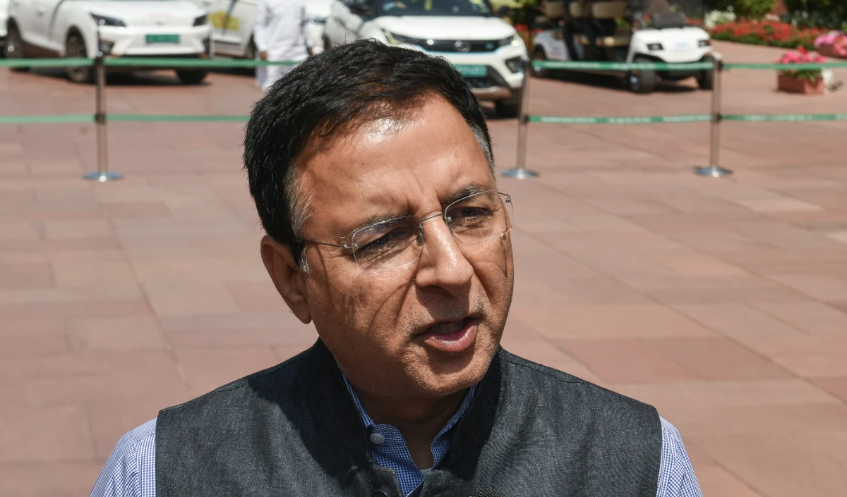 आर्थिक समीक्षा राजकोषीय स्थिति के बारे में नहीं, बल्कि सरकार के पाखंड के बारे में है: Surjewala