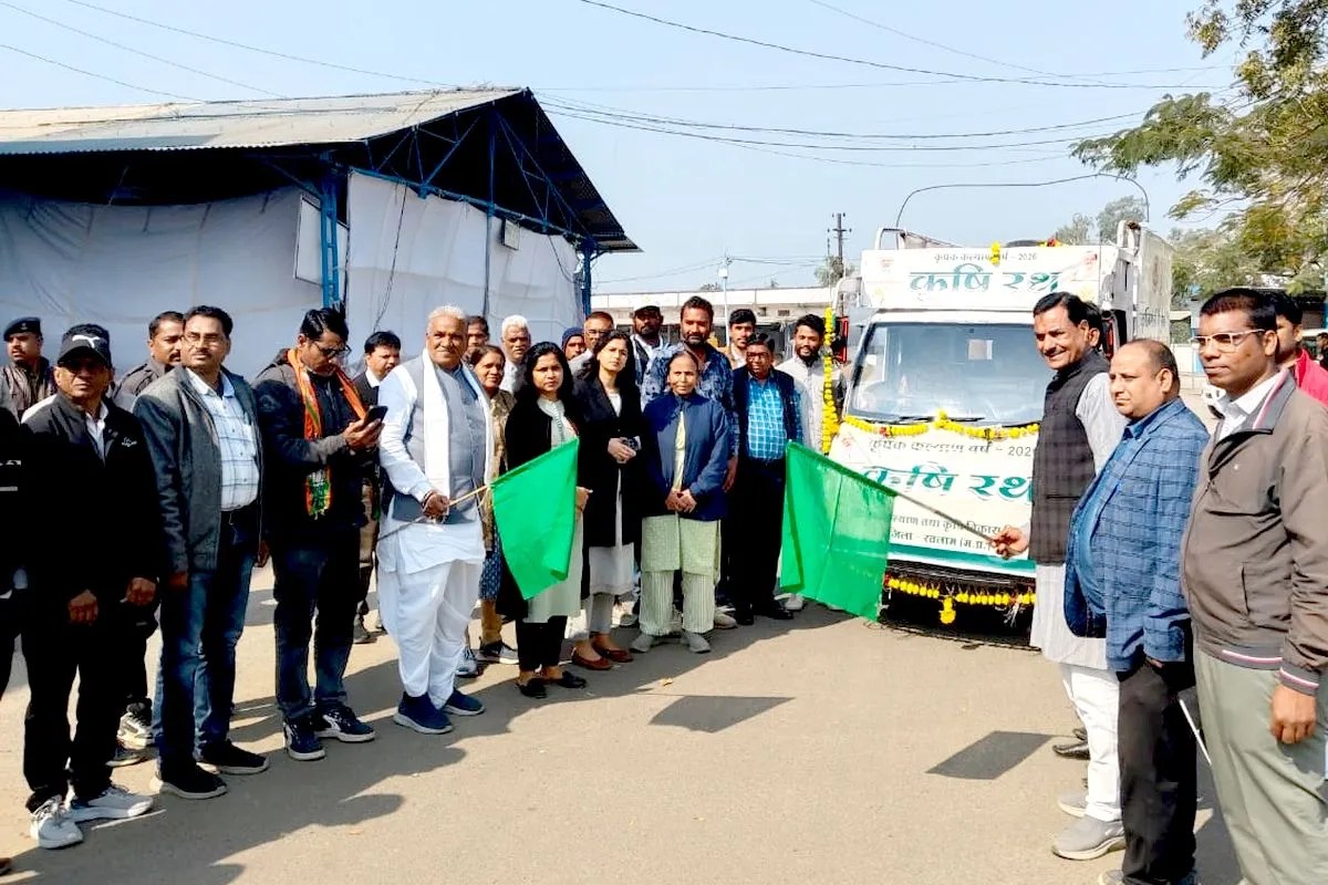 # Ratlam में कृषि रथ रवाना, हर दिन तीन ग्राम पंचायत में करेगा भ्रमण