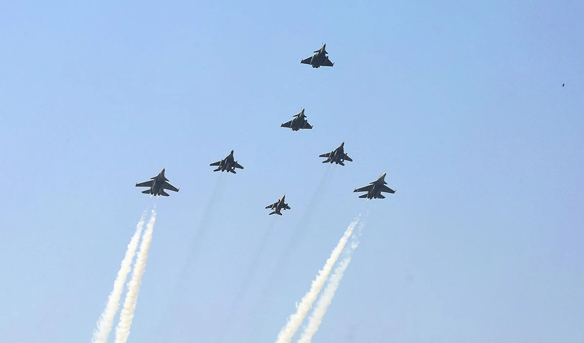 Kartavya Path पर इस बार होगा युद्ध भूमि जैसा अहसास! Air Force Sindoor Formation आकाश में और Phased Battle Array Format में Indian Army सबको चौंकाएगी