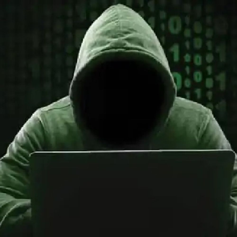 75 साल के रिटायर्ड अफसर से ₹1.12 करोड़ की ठगी:मनी लॉन्ड्रिंग केस में फंसाने का डर दिखाकर फर्जी आईपीएस ने किया डिजिटल अरेस्ट