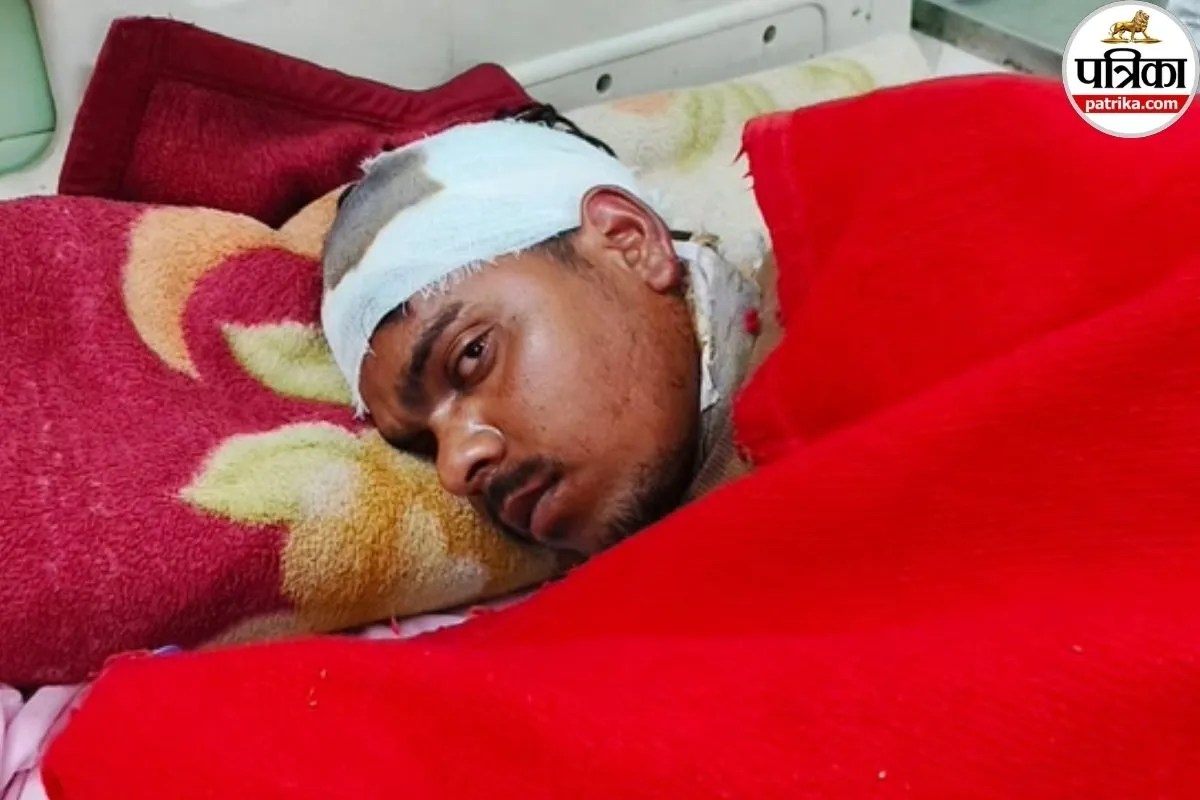 बाप बना कातिल… शराब छोड़ने को कहा तो बेटे पर कुल्हाड़ी से किया जानलेवा हमला, गर्दन में लगे 14 टांके