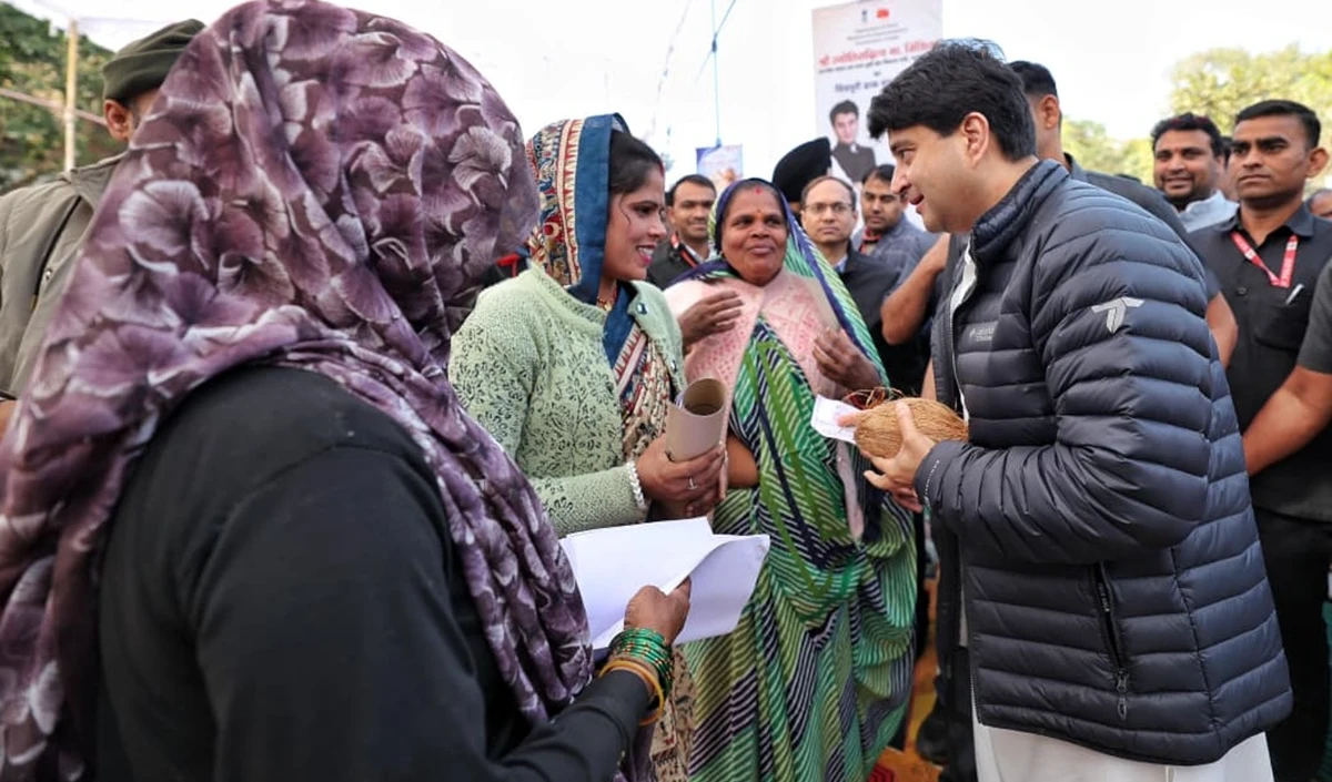 Badarwas को Scindia की सौगात, Post Office से Farmers-Women Empowerment का नया मॉडल लॉन्च