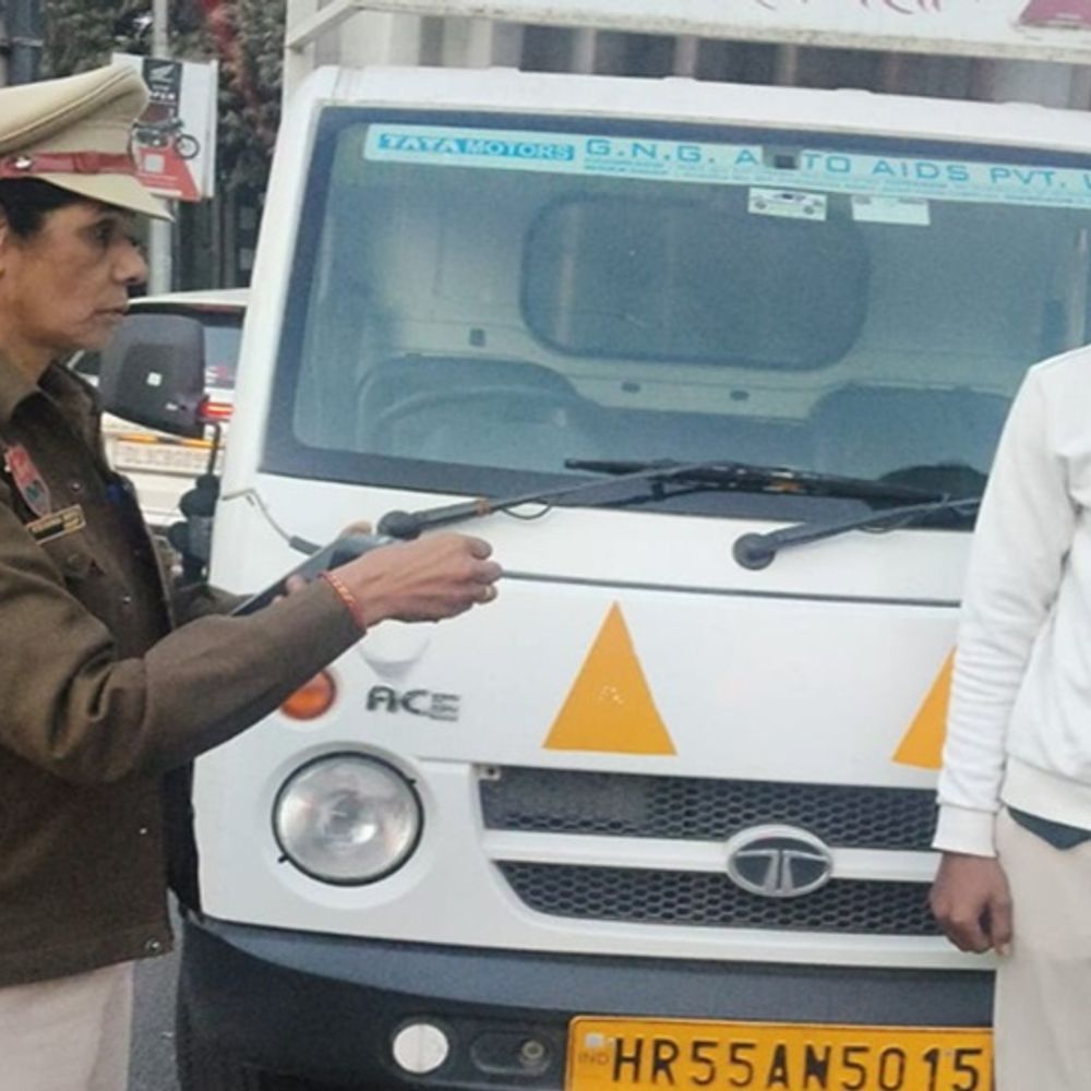 गुरुग्राम में रॉन्ग साइड ड्राइविंग पर अब होगी FIR:सड़क हादसों को रोकने के लिए पुलिस सख्त; 2 लाख के हो चुके चालान