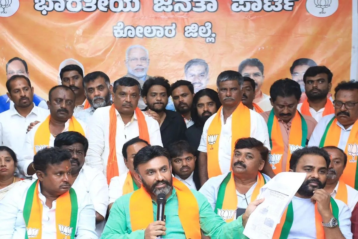 सरकारी स्कूल की दान की गई जमीन पर कब्जा, 50 एकड़ भूमि लूटी गई