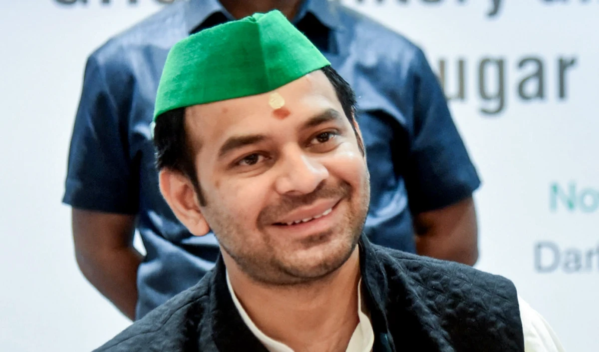 Bihar Politics में नया मोड़: तेज प्रताप की मांग- ‘भाई’ Nitish संग Lalu Yadav को भी मिले Bharat Ratna