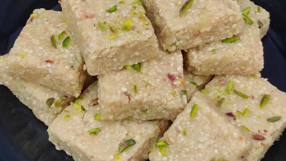 मकर संक्रांति पर बनाएं तिल और मूंगफली की बर्फी, मुंह में रखते ही घुल जाएगी, फटाफट नोट कर लें रेसिपी