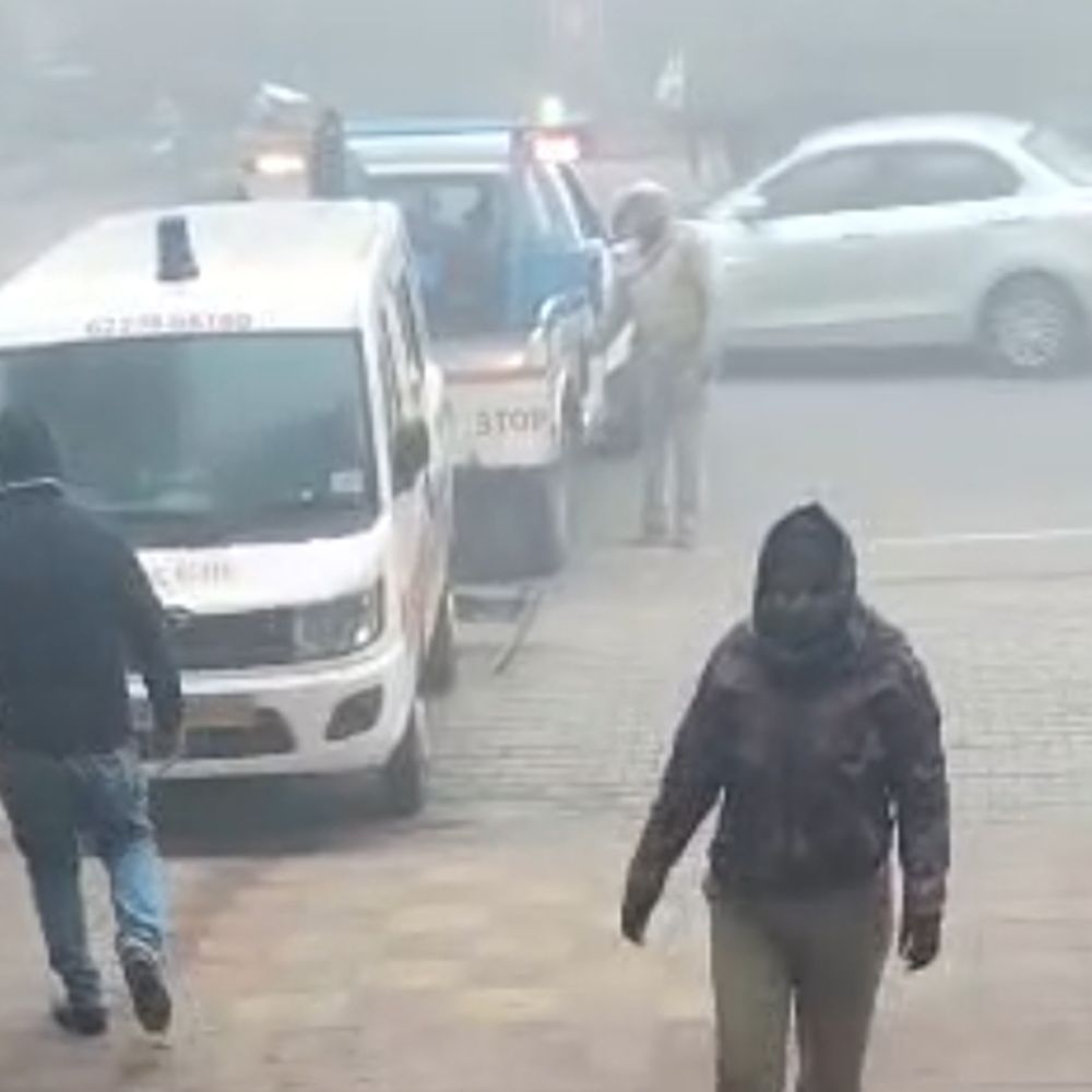 ये कैसी हाई सिक्योरिटी? अस्पताल के बाहर से एंबुलेंस भी टो कर ली