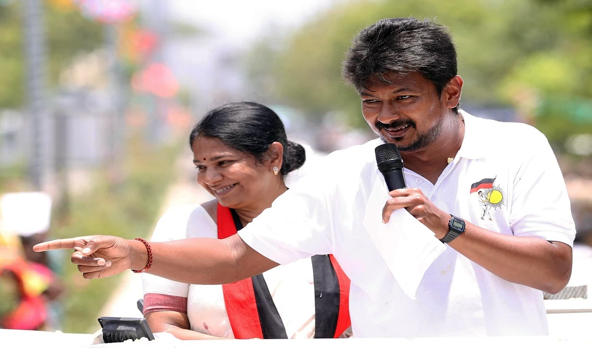 Tamil Nadu में छात्रों को मिला डबल गिफ्ट, Free Laptop के साथ अब बंपर नौकरियों का वादा