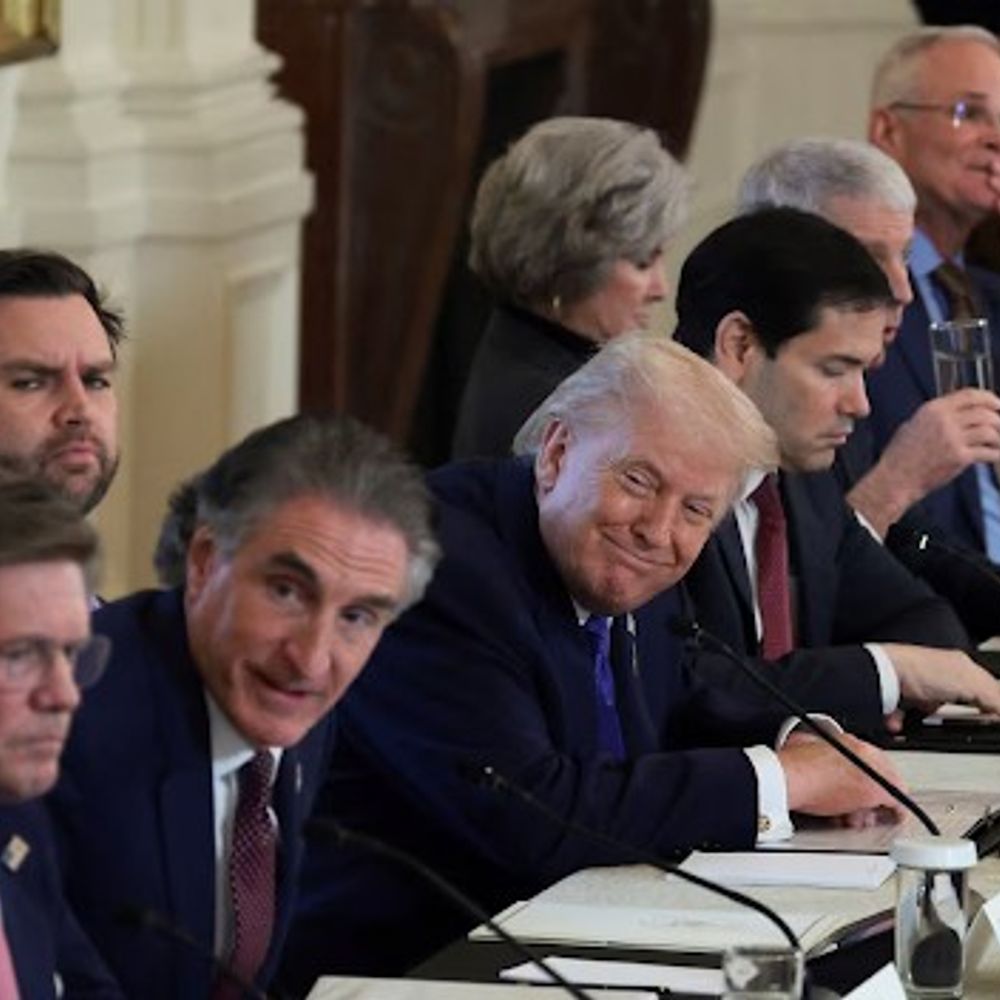 रिपोर्ट- वेनेजुएला का तेल भारत को देगा अमेरिका:ट्रम्प दुनिया की बड़ी ऑयल कंपनियों के अफसरों से मिले; वेनेजुएला में ₹9 लाख करोड़ निवेश को कहा