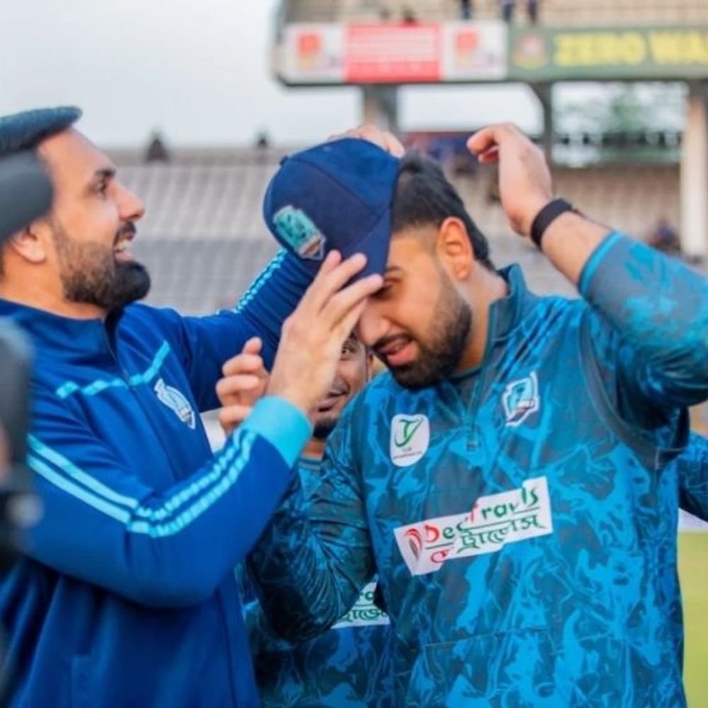 BPL में नबी-हसन ने रचा इतिहास:टॉप टियर टी-20 लीग में साथ बल्लेबाजी करने वाली पहली पिता-बेटे की जोड़ी, नोआखाली ने ढाका को हराया