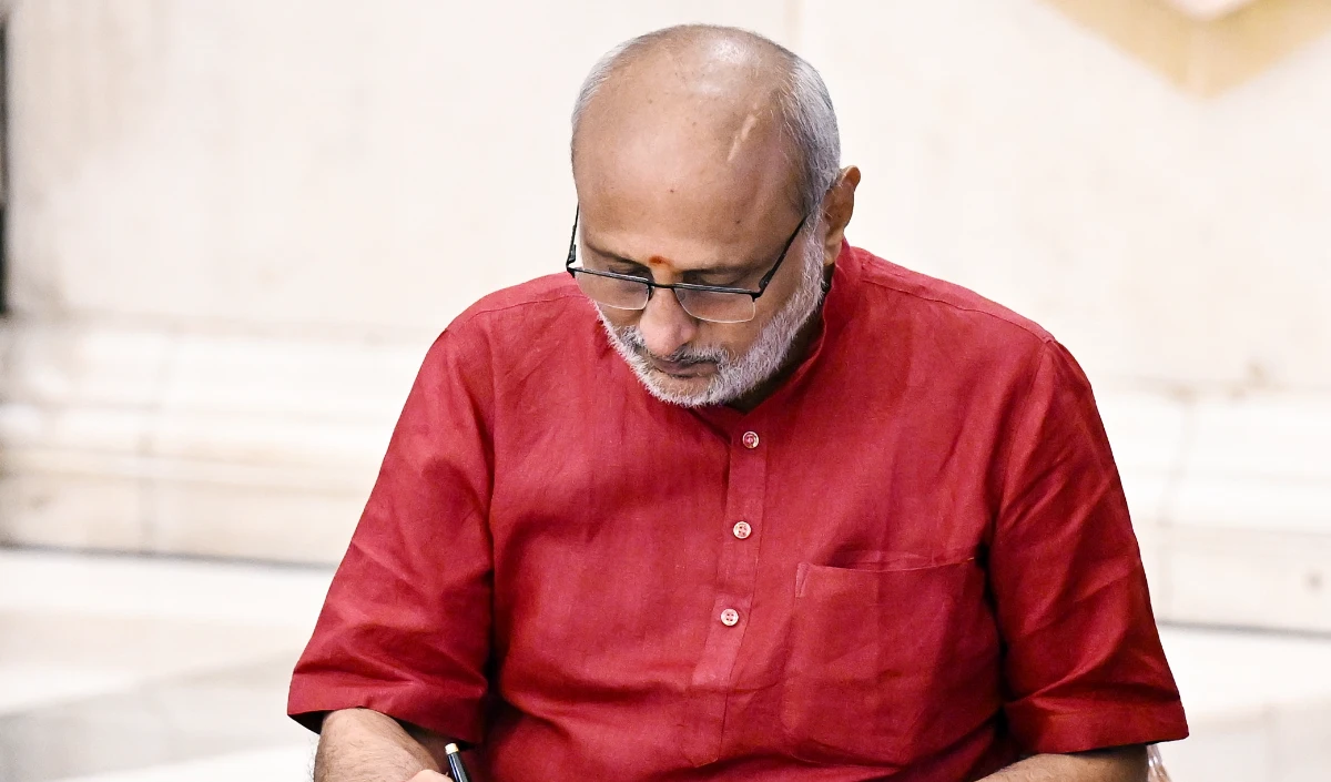 2026 भारत के नए युग का आगाज़! उपराष्ट्रपति बोले – संकल्पों को मिलेगी मजबूती, PM Modi की भी ‘Blessings’