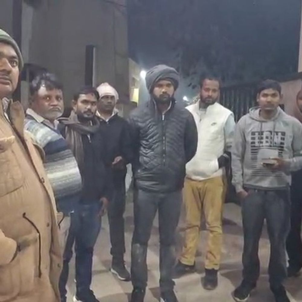 आजमगढ़ में सभासद पर सफाई के दौरान हमला:पीड़ित ने पुलिस से कि मामले की शिकायत, देर रात्रि तक थाने में जुटी रही भीड़