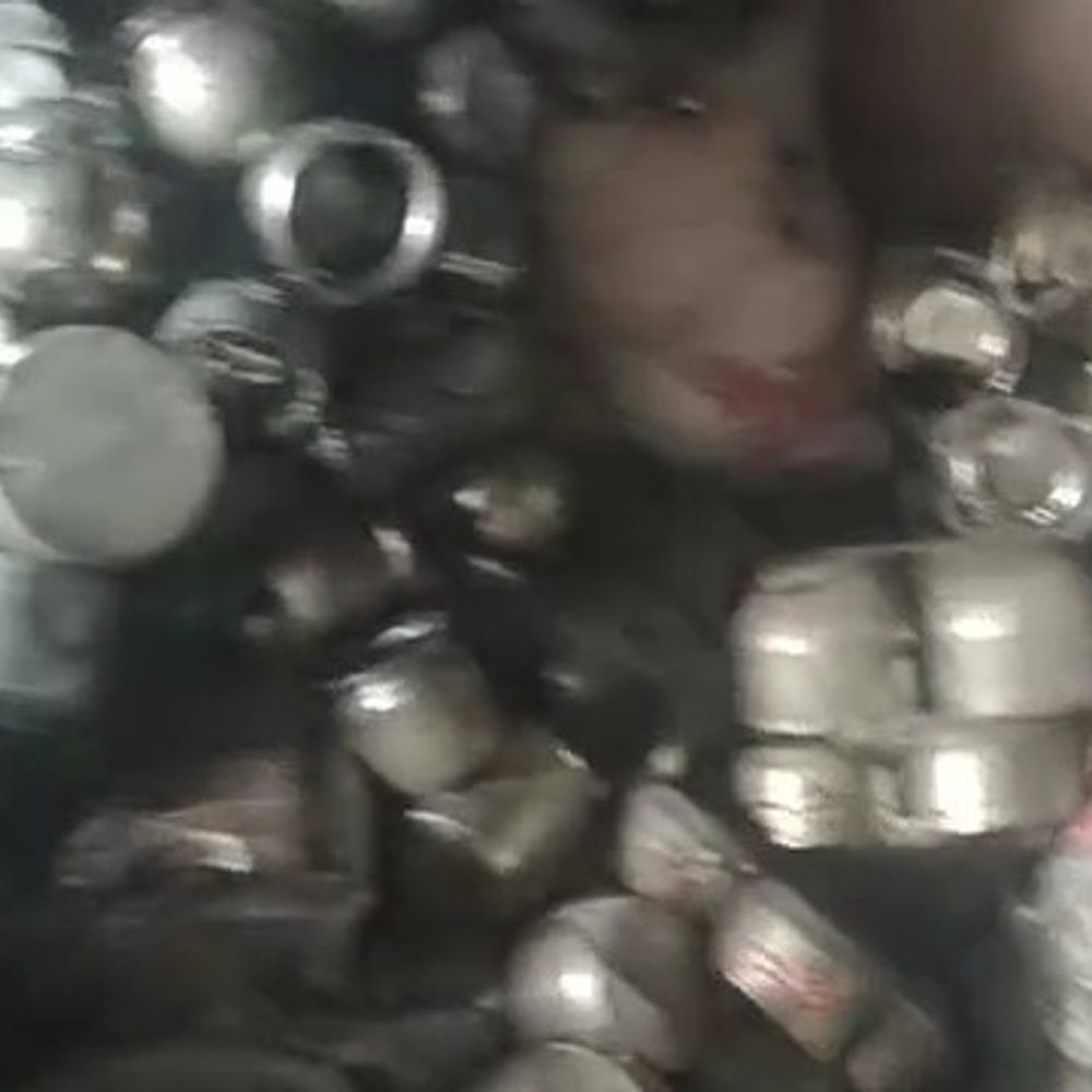 आजमगढ़ में बर्तन की दुकान में भीषण आग:लाखो का हुआ नुकसान, दुकान के पीछे जल रहा था अलाव