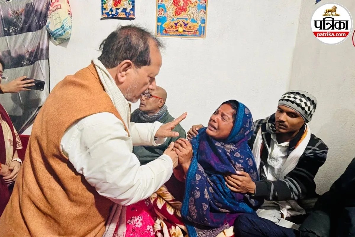 डिप्टी सीएम के सामने बिलख पड़ी NEET छात्रा की मां, न्याय की लगाई फरियाद, विजय सिन्हा बोले-दोषी पाताल से भी पकड़े जाएंगे