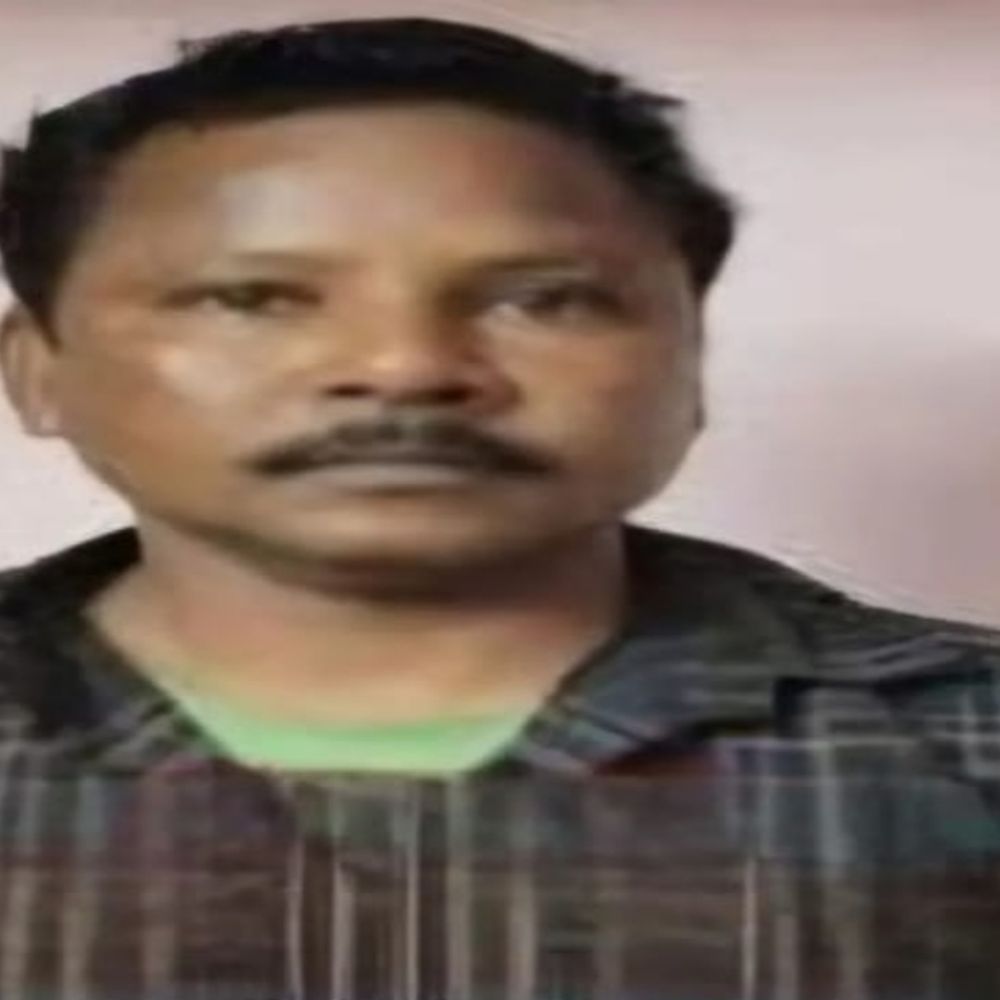 बटालियन 1 का नक्सली कमांडर देवा बारसे ने डाले हथियार:तेलंगाना पुलिस के सामने किया सरेंडर, ऑफिशियल पुष्टि होना बाकी