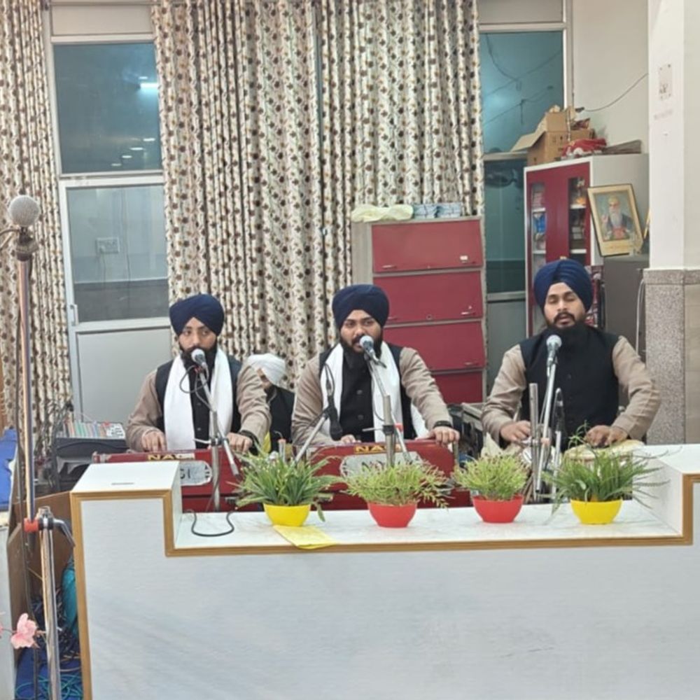 गुरुबाणी से निहाल हुआ मोहद्दीपुर गुरुद्वारा:गुरु गोबिंद सिंह के 359वें प्रकाश उत्सव पर उमड़े श्रद्धालु, सजा विशेष दीवान