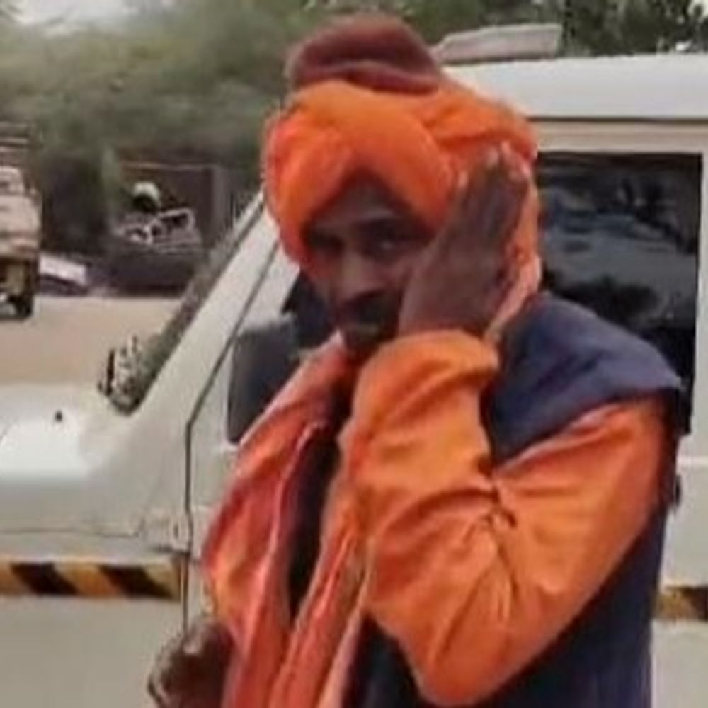 साधु के भेष में भीख मांगने वाला निकला मुस्लिम:लोगों ने पूछा राम के पिता का नाम?, लंका किसने जलाई? सवाल सुनकर रोने लगा, बजरंग दल ने थाने पहुंचाया